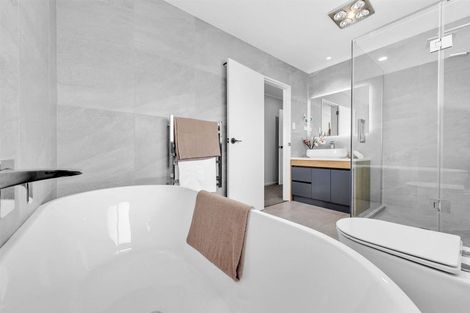 Photo of property in 30 Ballyalton Crescent, Flat Bush, Auckland, 2019