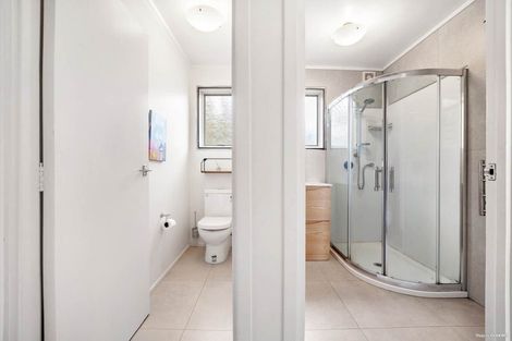 Photo of property in 1/19 Kathleen Street, Totara Vale, Auckland, 0627