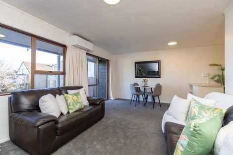 Photo of property in 30a Kakariki Grove, Waikanae, 5036