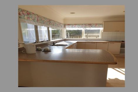 Photo of property in 47 Lagoon Way, West Harbour, Auckland, 0618