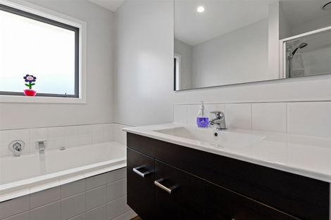 Photo of property in 23 Queenspark Drive, Parklands, Christchurch, 8083