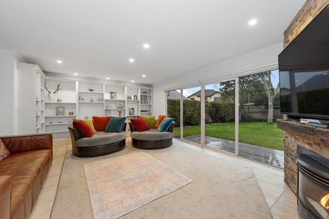 Photo of property in 13 Longwood Place, Harrowfield, Hamilton, 3210