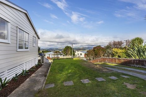 Photo of property in 2 Rakihau Place, Titahi Bay, Porirua, 5022