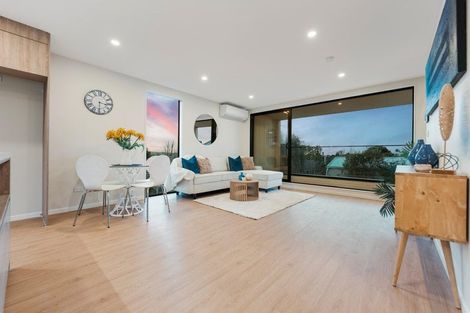 Photo of property in 4202e Great North Road, Glendene, Auckland, 0602