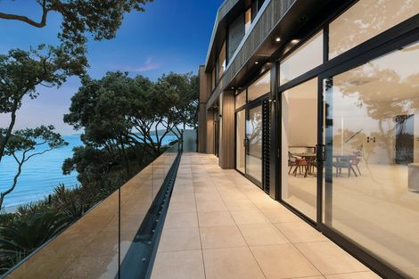 Photo of property in 218a Lake Road, Hauraki, Auckland, 0622