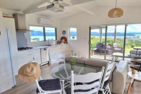 Photo of property in 130a Wattle Bay Road, Manukau Heads, Awhitu, 2684