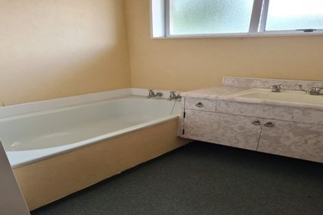 Photo of property in 2/3 Esher Place, Saint Martins, Christchurch, 8022