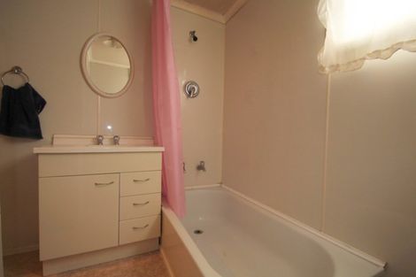 Photo of property in 12 Green Street, Gore, 9710