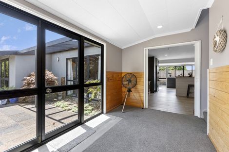 Photo of property in 68 Brois Street, Frankleigh Park, New Plymouth, 4310