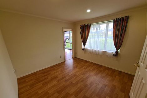 Photo of property in 42 Summerland Drive, Henderson, Auckland, 0612