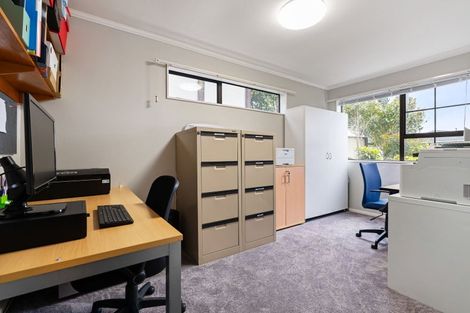 Photo of property in 16 Ordley Grove, Tawa, Wellington, 5028