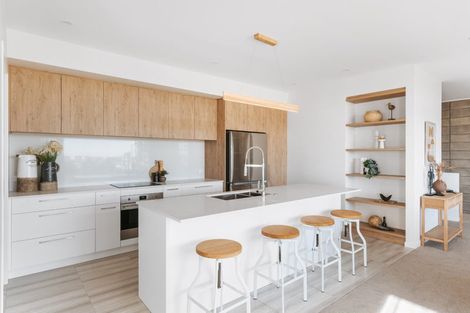 Photo of property in 2/3 Tremaine Avenue, Two Mile Bay, Taupo, 3330