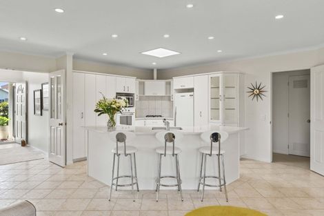 Photo of property in 2 Fairview Terrace, Waipahihi, Taupo, 3330