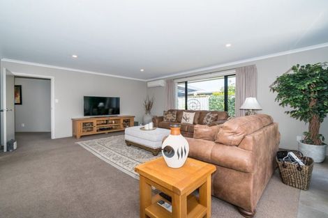 Photo of property in 7 Lorenzo Place, Kelvin Grove, Palmerston North, 4414