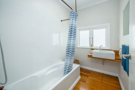 Photo of property in 1 Hayward Street, Featherston, 5710