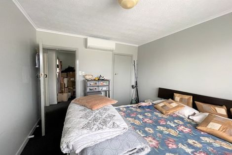 Photo of property in 10 Hinau Street, New Lynn, Auckland, 0600