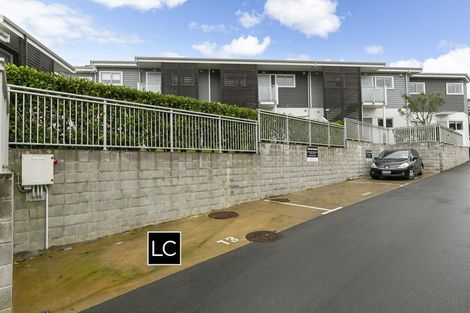 Photo of property in 25 Batchelor Street, Newlands, Wellington, 6037