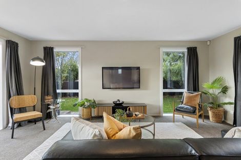 Photo of property in 56 Gilberthorpes Road, Hei Hei, Christchurch, 8042