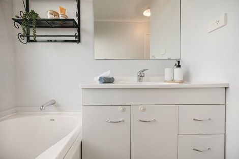 Photo of property in 22 Phillips Street, Sanson, 4817