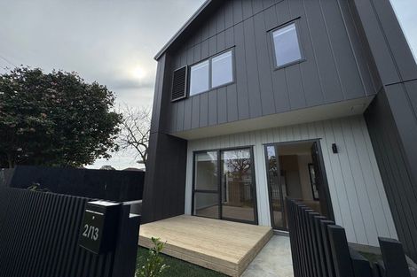 Photo of property in 2/13 Thomas Road, Mangere, Auckland, 2022