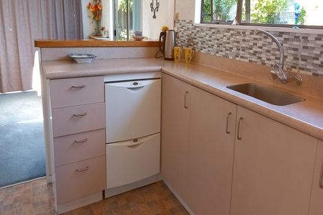 Photo of property in 6 Linda Place, Saint Johns Hill, Whanganui, 4501