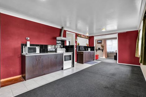 Photo of property in 342 South Road, Hawera, 4610