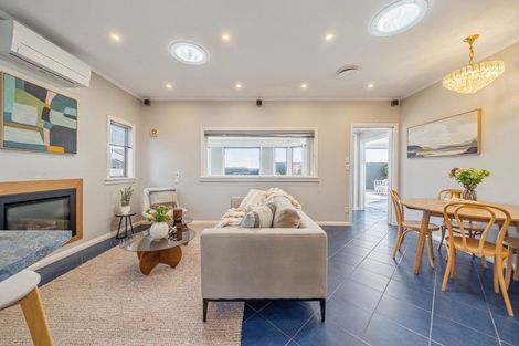 Photo of property in 7 Sunset Parade, Plimmerton, Porirua, 5026