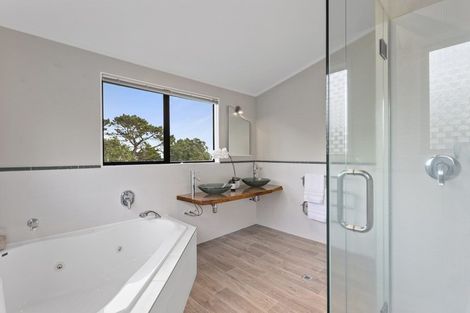 Photo of property in 35 Rosecamp Road, Beach Haven, Auckland, 0626