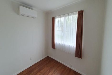 Photo of property in 13 Vina Place, Massey, Auckland, 0614