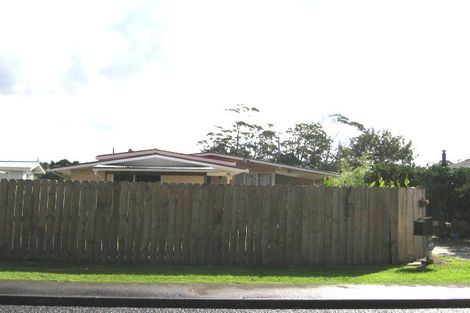 Photo of property in 99 Vodanovich Road, Te Atatu South, Auckland, 0610