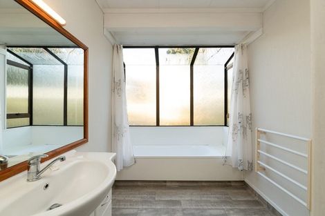 Photo of property in 4 Milsom Place, Te Puke, 3119