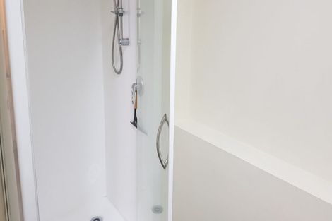 Photo of property in 8d Schnapper Rock Road, Schnapper Rock, Auckland, 0632