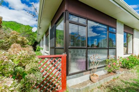 Photo of property in 23 Matenga Street, Waikanae, 5036
