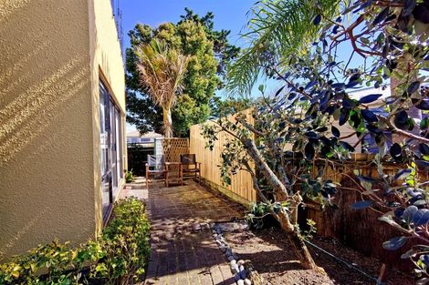 Photo of property in 2/27 Macleans Road, Bucklands Beach, Auckland, 2014