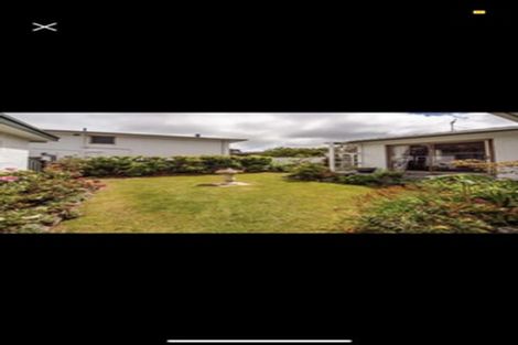 Photo of property in 100 Churton Drive, Churton Park, Wellington, 6037