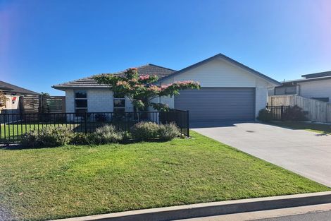 Photo of property in 61 Harding Drive, Papamoa Beach, Papamoa, 3118