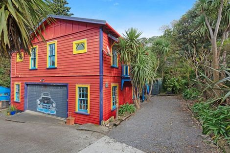 Photo of property in 13 Cave Road, Houghton Bay, Wellington, 6023