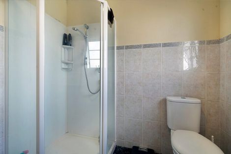 Photo of property in 42a Totara Road, Te Atatu Peninsula, Auckland, 0610