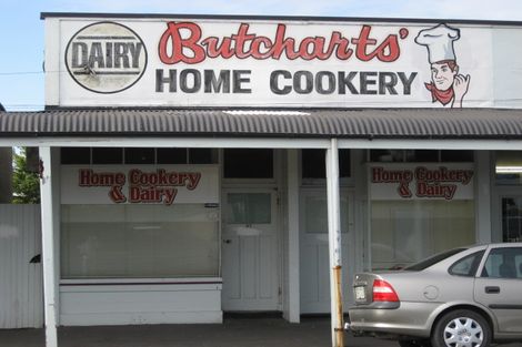 Photo of property in 2/10 Collins Street, Gonville, Whanganui, 4501