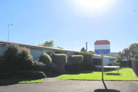 Photo of property in 96 Cascades Road, Pakuranga Heights, Auckland, 2010