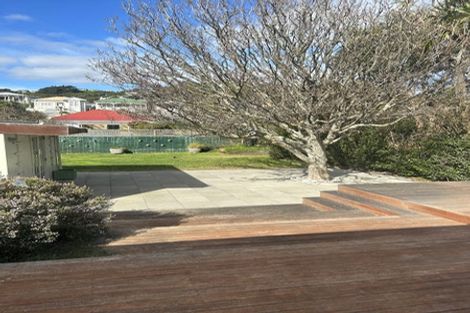 Photo of property in 281 The Parade, Island Bay, Wellington, 6023