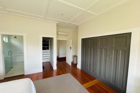 Photo of property in 14 Hanlon Crescent, Narrow Neck, Auckland, 0624