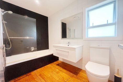 Photo of property in 64 Divich Avenue, Te Atatu South, Auckland, 0610