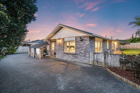 Photo of property in 8 Rarahu Place, The Gardens, Auckland, 2105