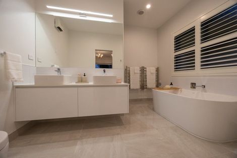 Photo of property in 114 Jickell Street, Hokowhitu, Palmerston North, 4410