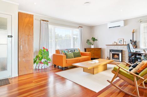 Photo of property in 31 Vodanovich Road, Te Atatu South, Auckland, 0610