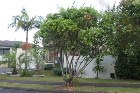 Photo of property in 6 Javelin Place, West Harbour, Auckland, 0618