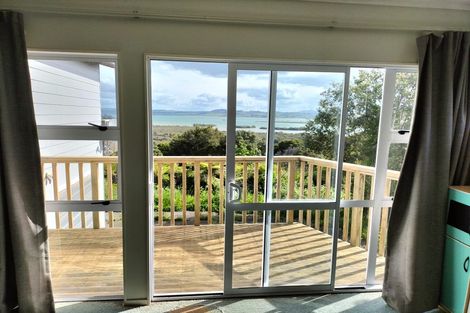 Photo of property in 2 Edge Street, Onerahi, Whangarei, 0110