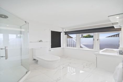 Photo of property in 1/195 Fisher Parade, Farm Cove, Auckland, 2012