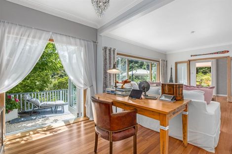 Photo of property in 31 Walter Road, Lowry Bay, Lower Hutt, 5013